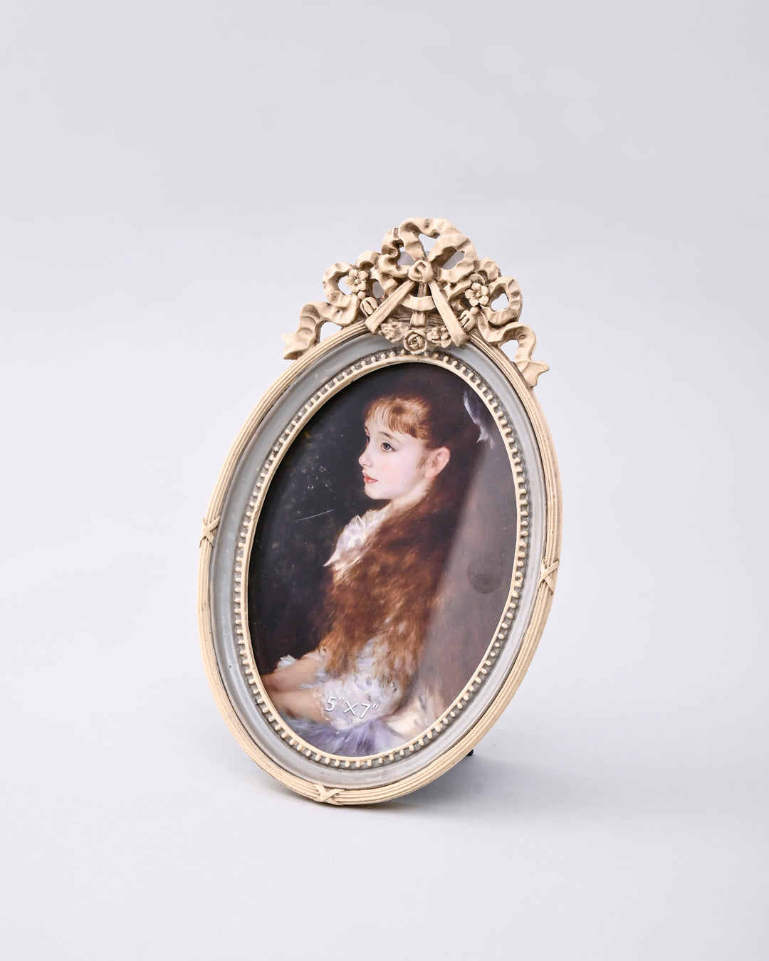 Vintage Bow-Topped Oval Photo Frame 