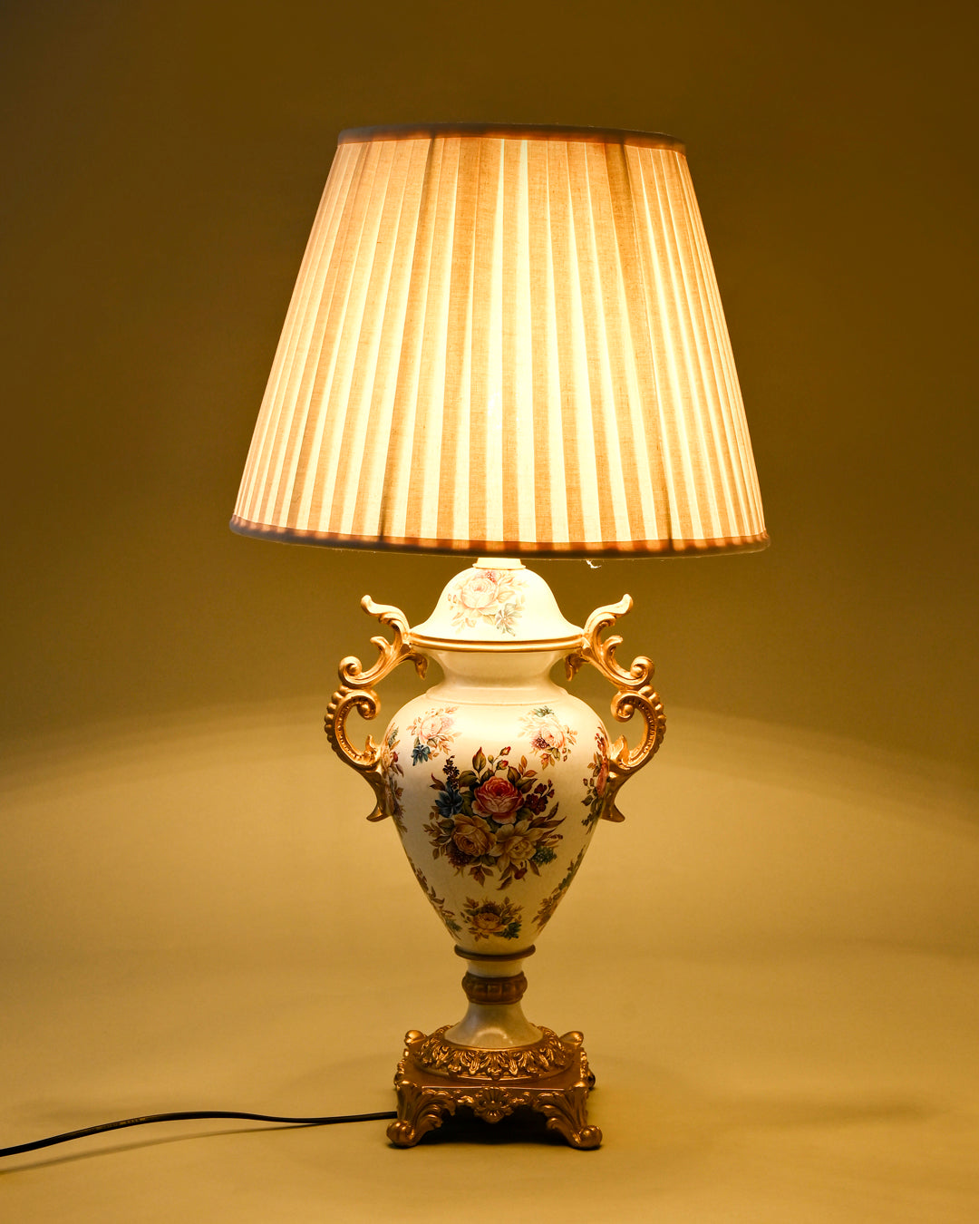 Royal Blossom Vintage Table Lamp 