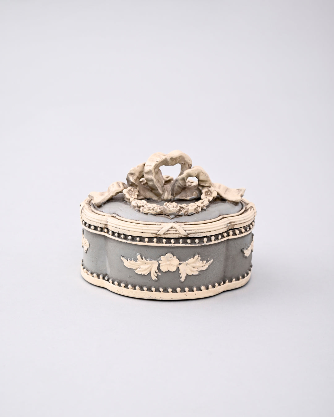 Vintage Bow Ceramic Jewelry Box 