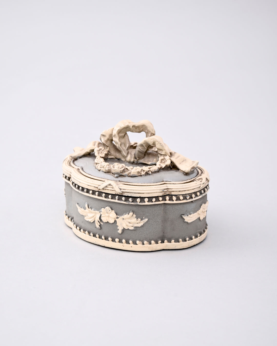 Vintage Bow Ceramic Jewelry Box 