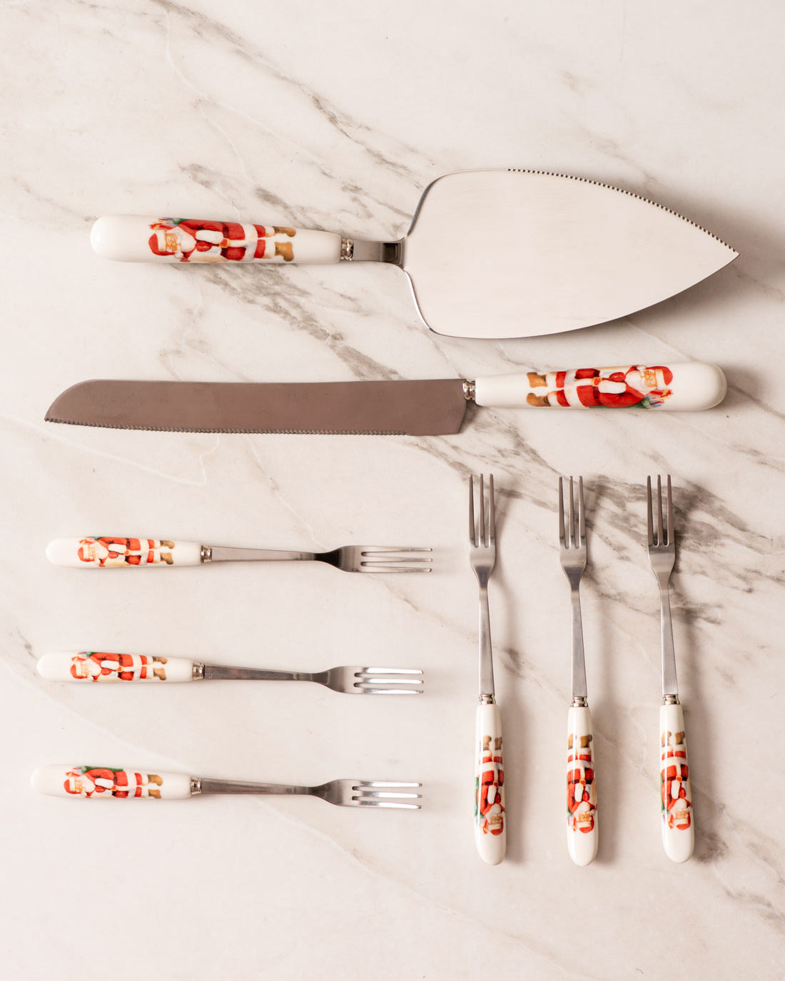 Merry Christmas' Cake Serving Essentials 