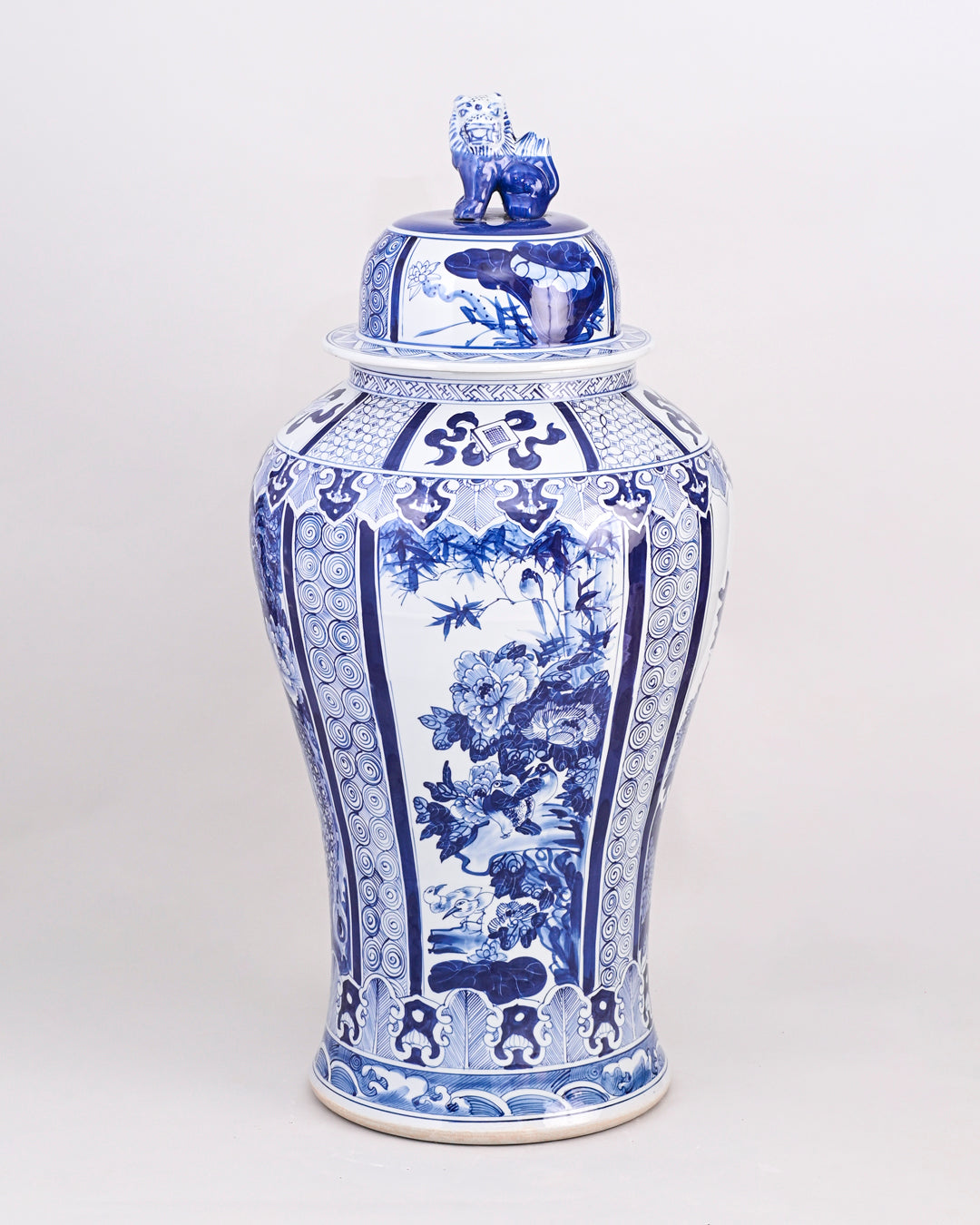Ming Dynasty Blossom Temple Jar With Foo Dog Lid 