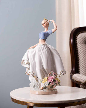 'Victorian Lady' Fine Porcelain Figurine - The Decor Kart 