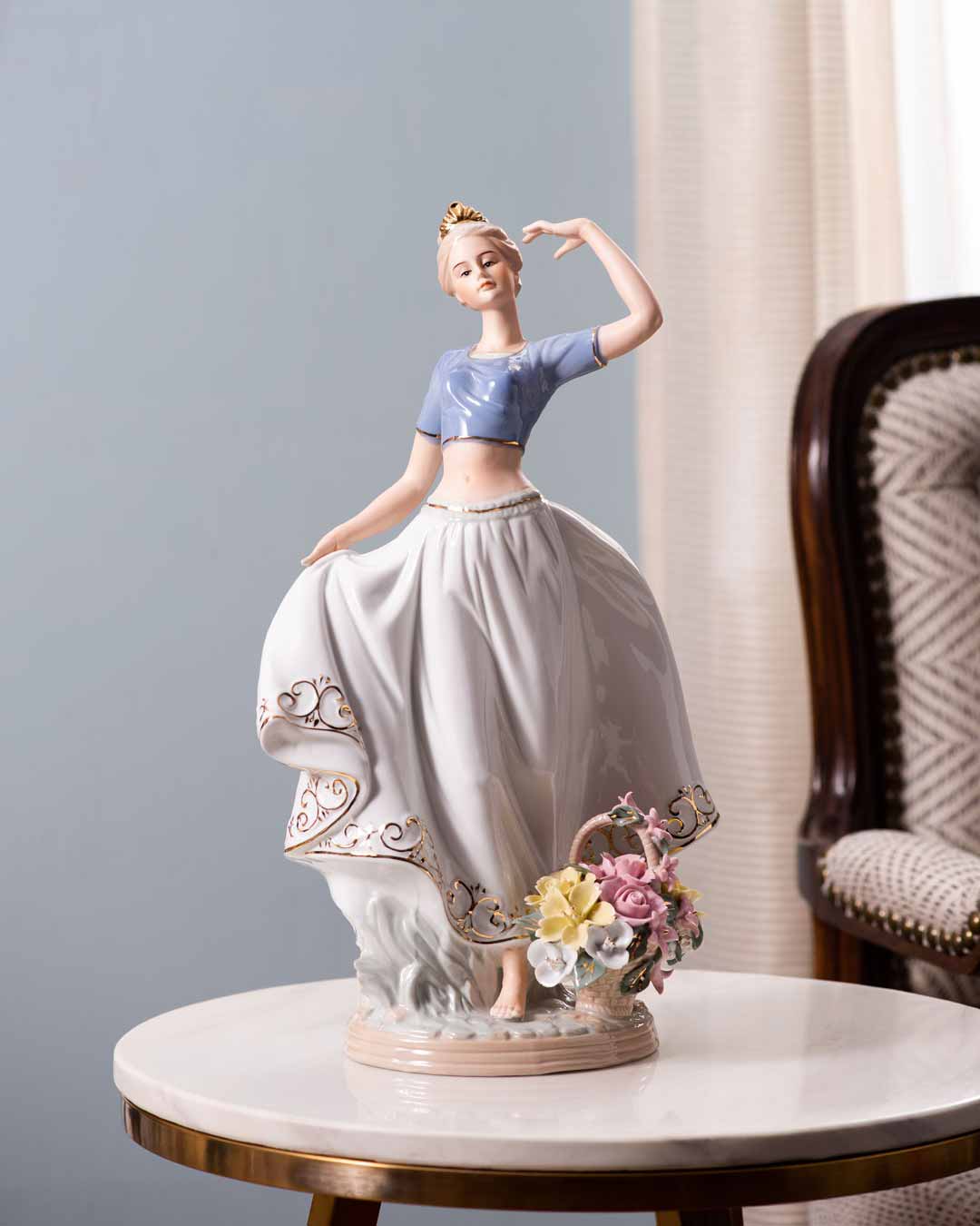 'Victorian Lady' Fine Porcelain Figurine - The Decor Kart