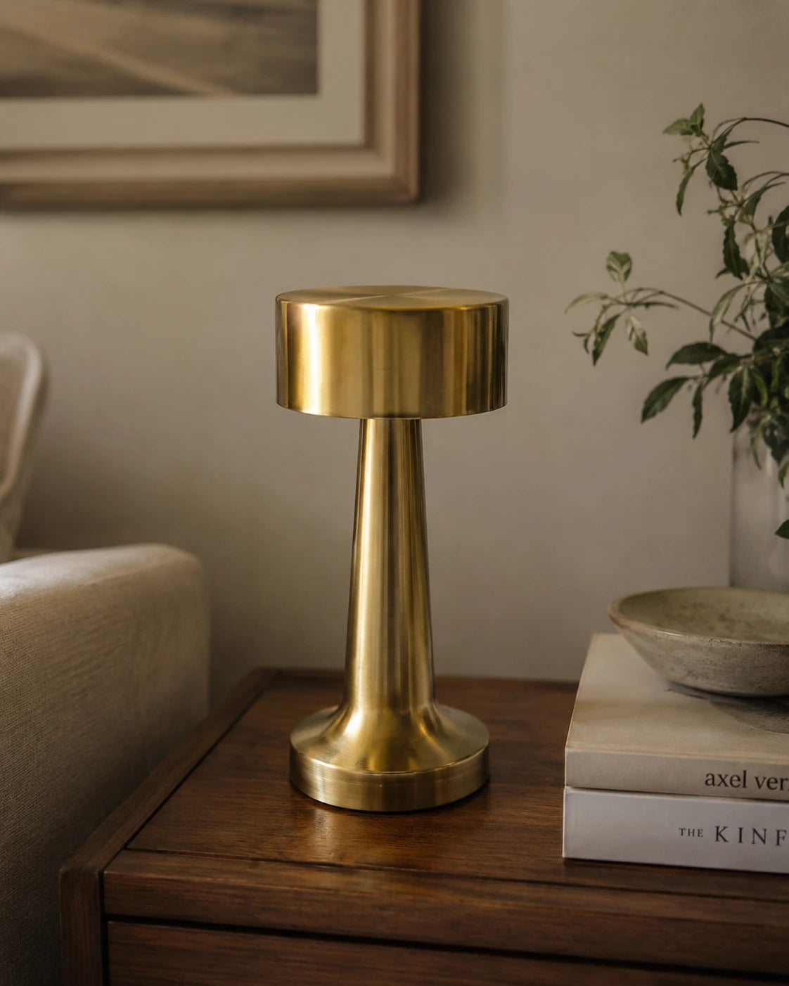 Luma Touch Table Lamp - Golden 