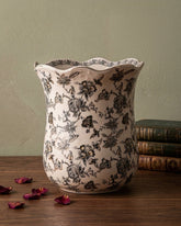'Royal Noir' Ornamental Decorative Vase 