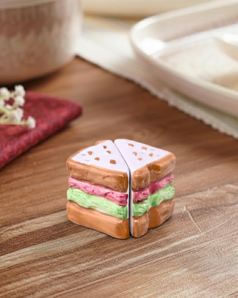 Sandwich Salt & Pepper Shaker Set 