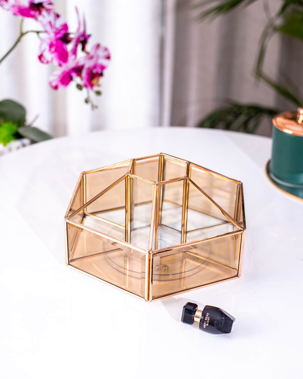 Striking Mirrored 7 Compartment Vanity Organiser