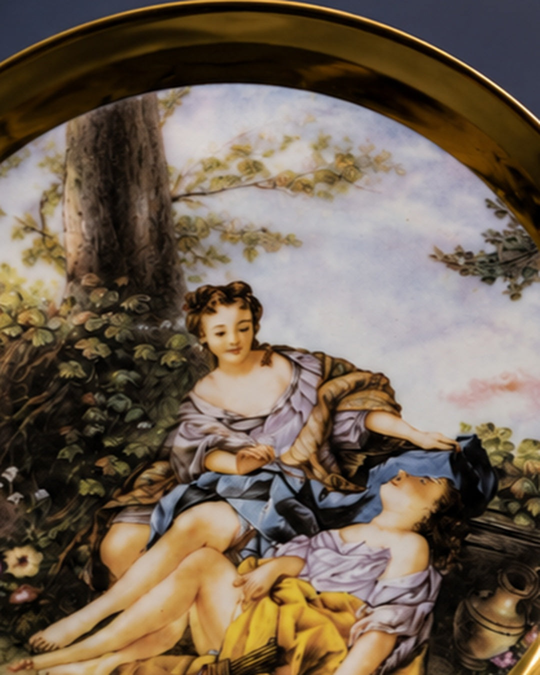 Victorian Elegance Golden Rim Decorative Plates - 27 CM 