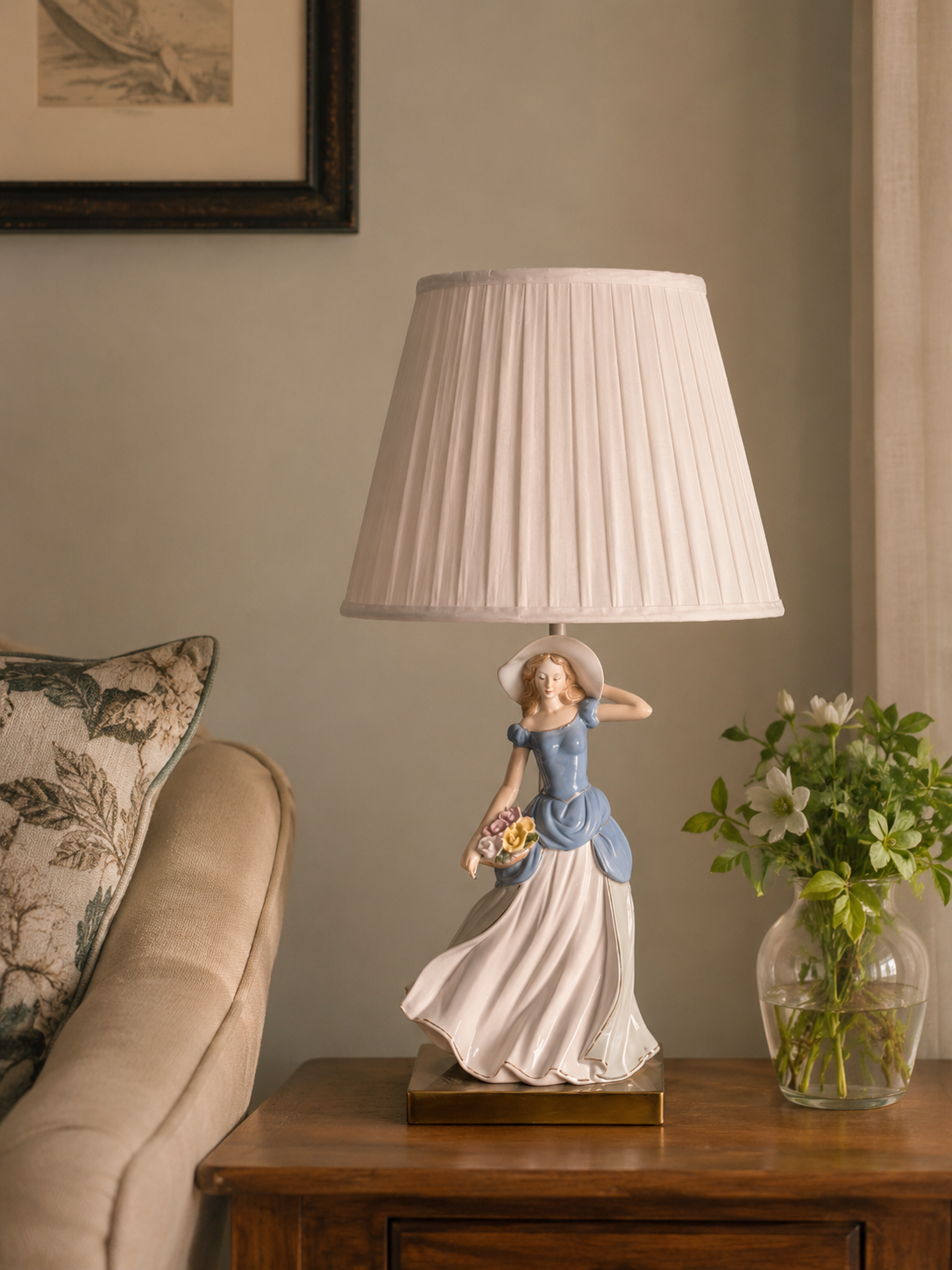 Spring Breeze Lady Figurine Lamp 