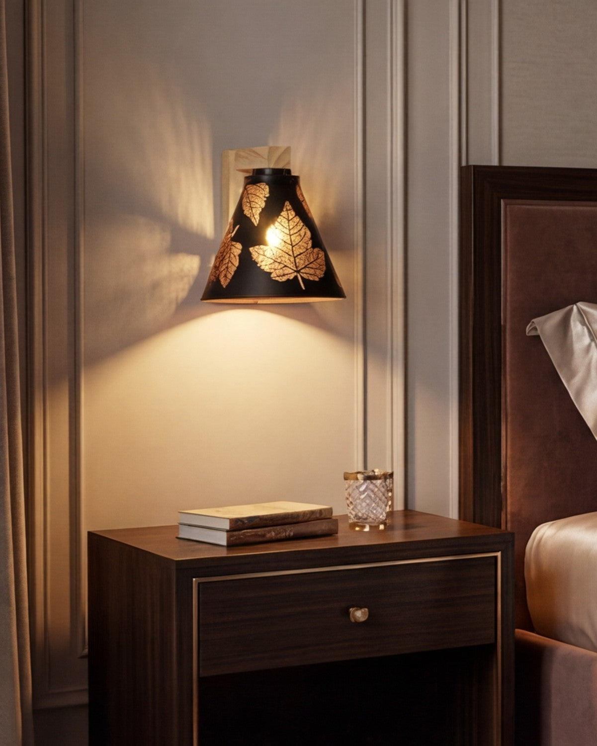 Maple Leaf Pattern Wall Light 