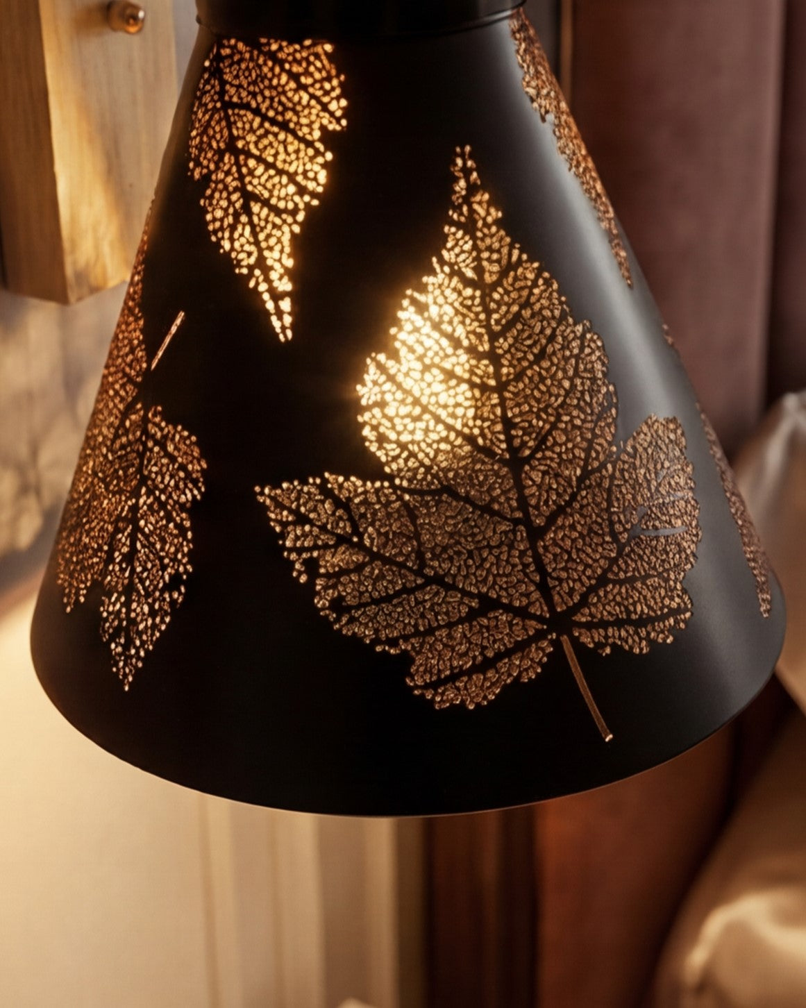 Maple Leaf Pattern Wall Light 