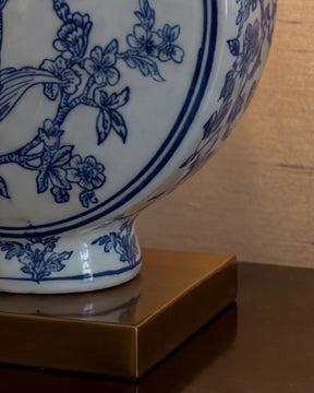 Decorative table lamp side picture 