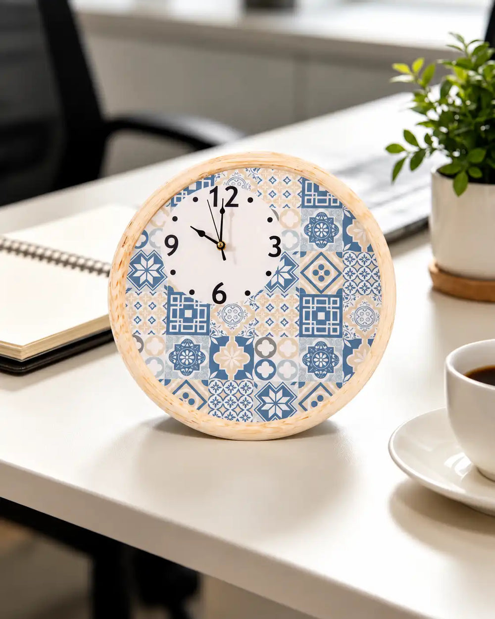 'Artful Moments' Decorative Table Clock