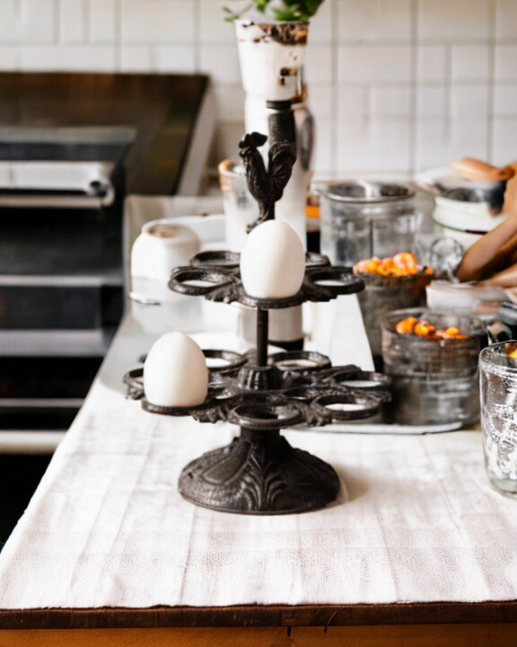 Rooster Cast Iron Egg Display - The Decor Kart