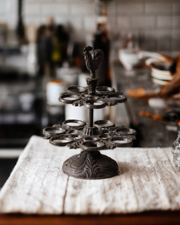 Rooster Cast Iron Egg Display - The Decor Kart