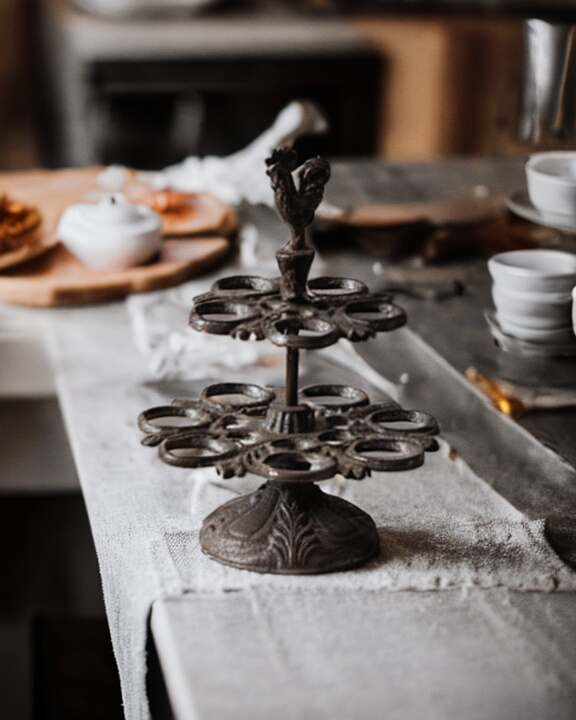 Rooster Cast Iron Egg Display - The Decor Kart