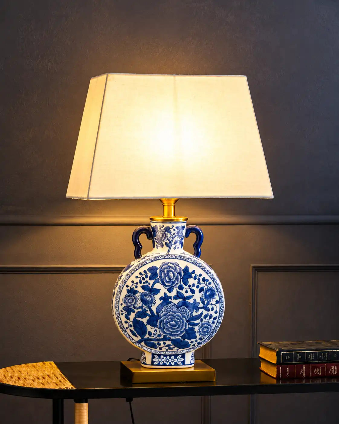 Medallion Ceramic Table Lamp