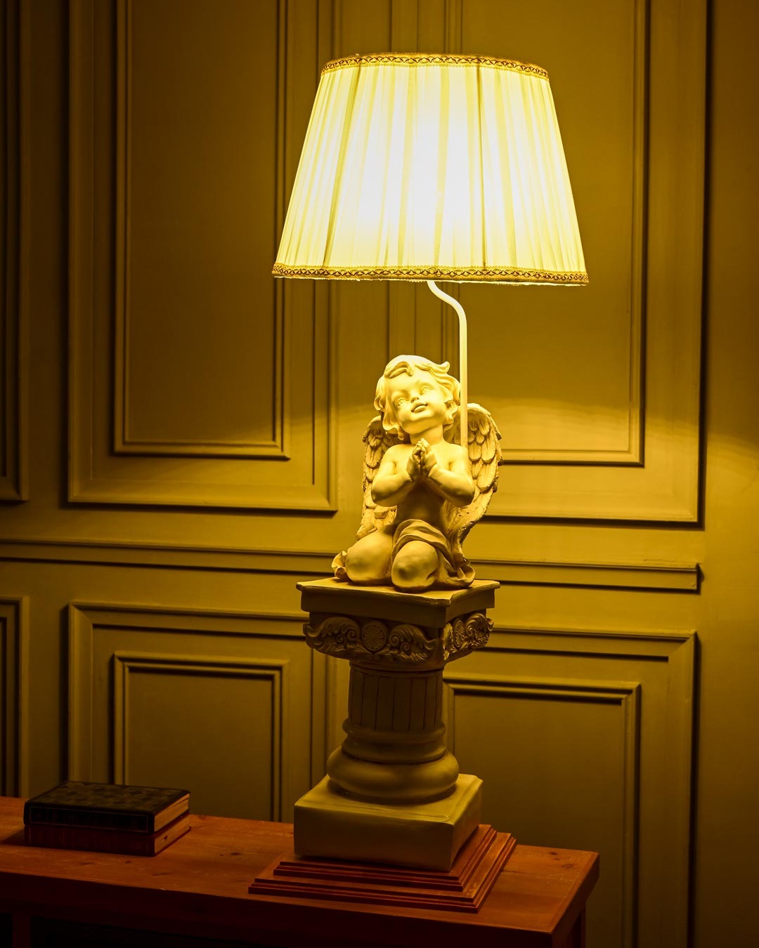 Praying Angel Cherub Table Lamp 