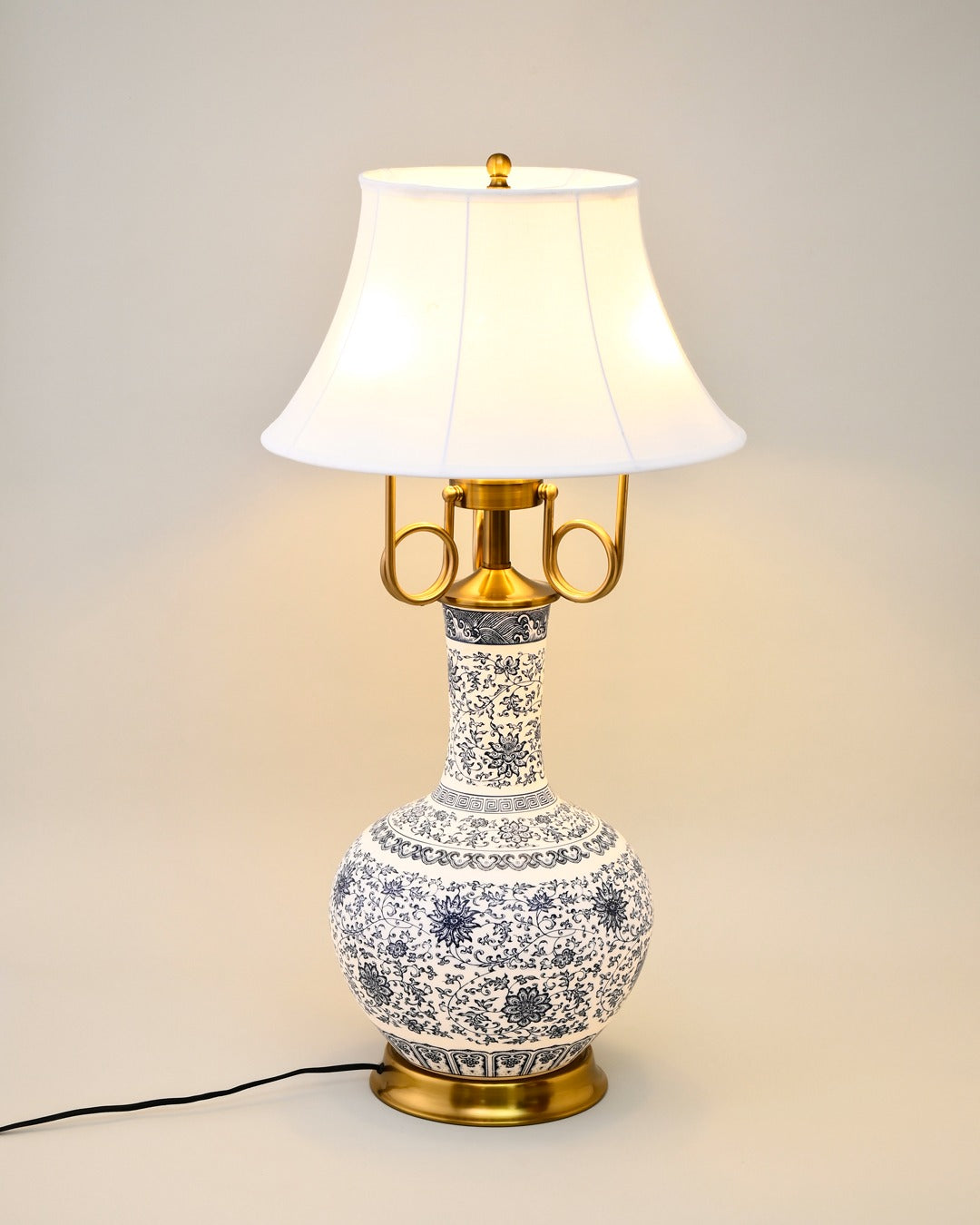 Regal Chinoiserie Bloom Table Lamp 