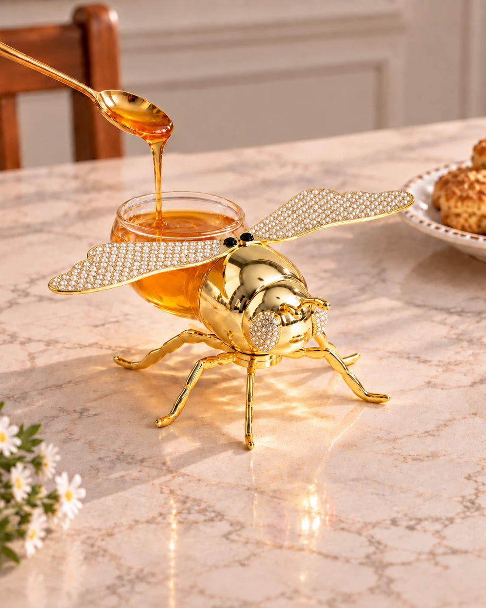 Bee-Shaped Honey Pot With Spoon '200 ML' - Gold Stone