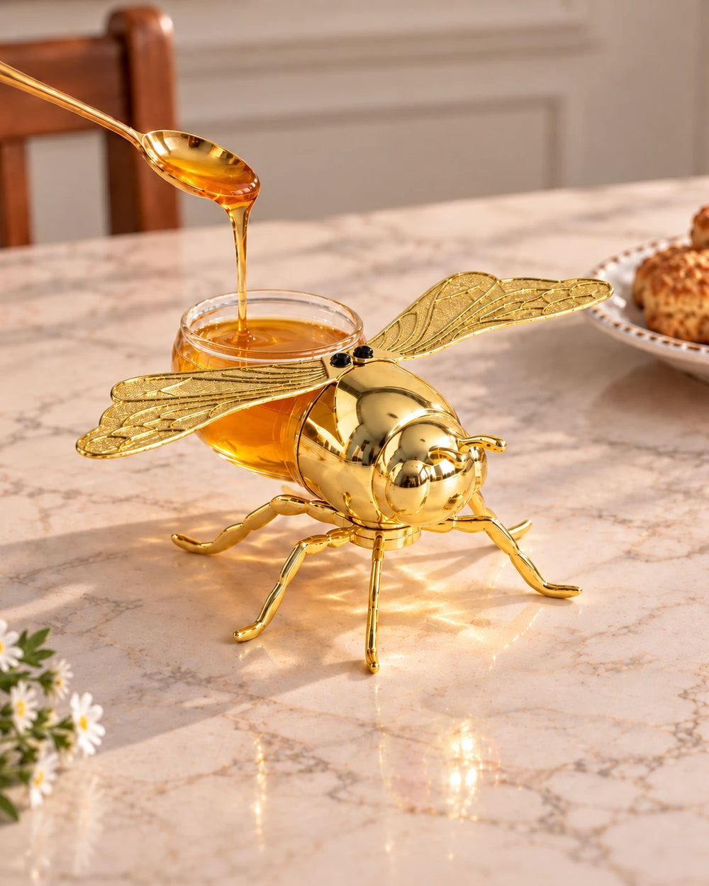 Bee-Shaped Honey Pot With Spoon '200 ML' - Gold