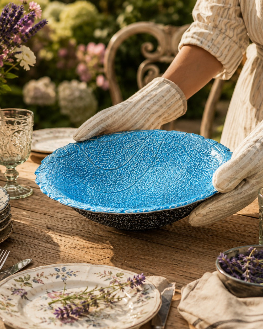 Ocean Leaf Serving Bowl 