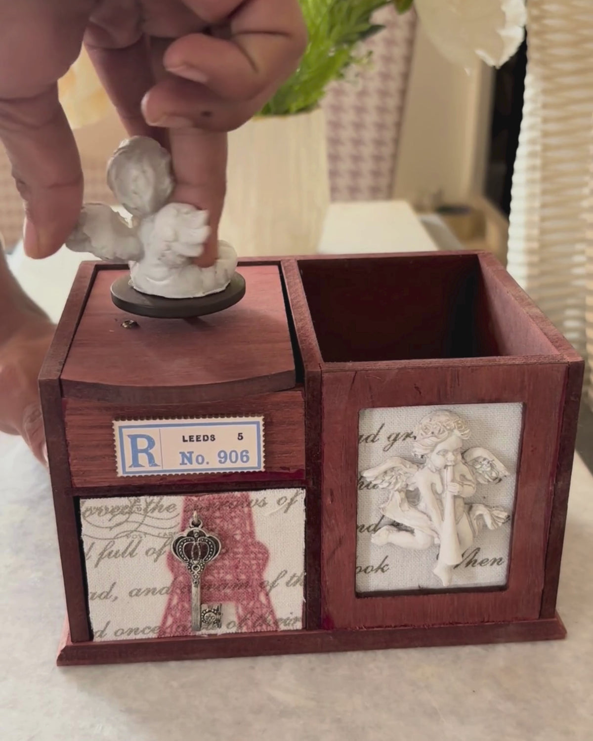 Load video: Angle Cherub - Musical Box