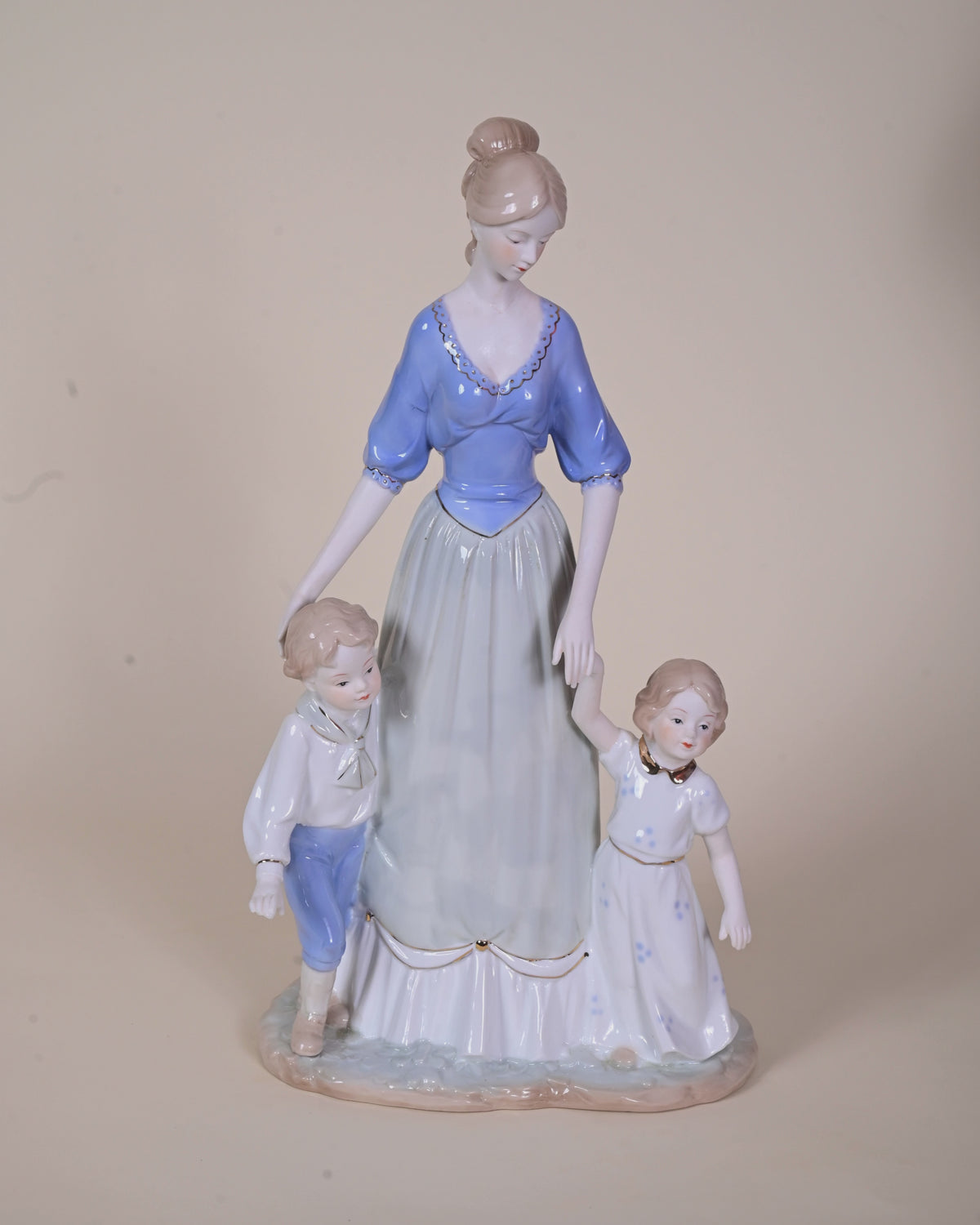 Load video: Victorian Lady - Fine Porcelain Figurine