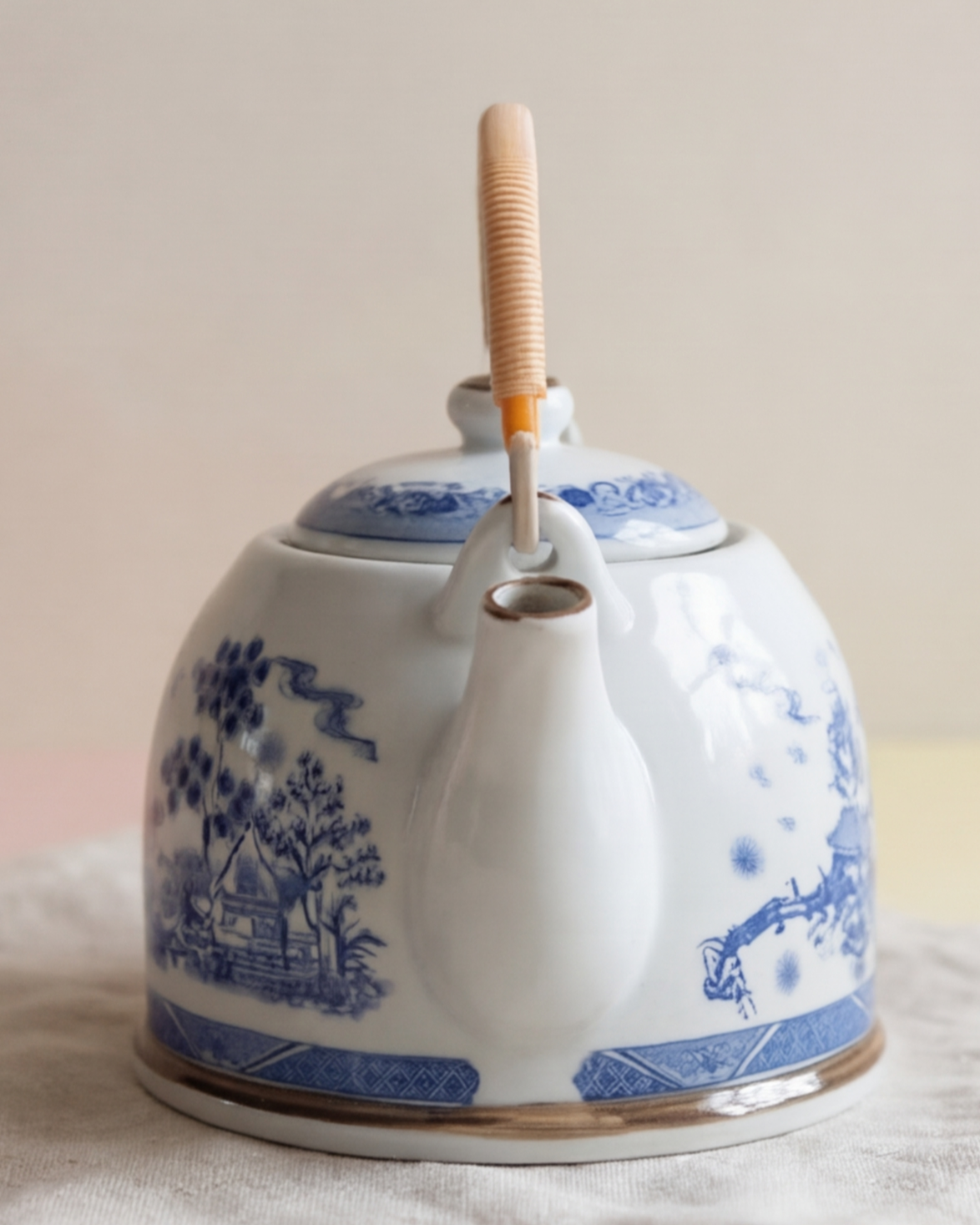Oriental Blue Willow Tea Kettle 