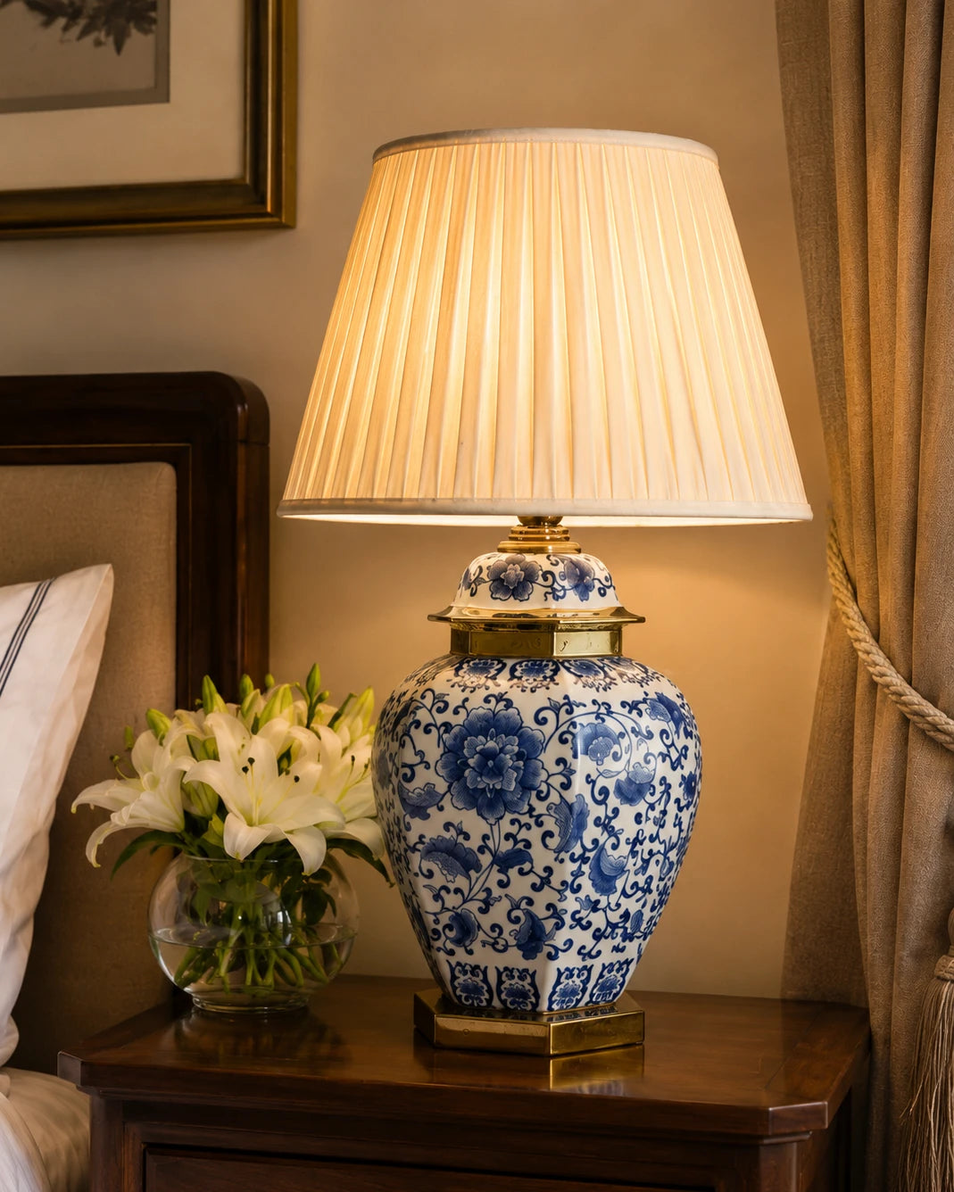Chrysanthemum Floral Table Lamp 