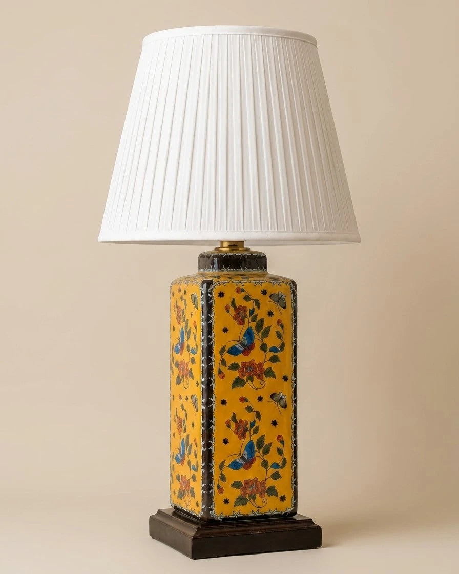 Famille Jaune Table Lamp 