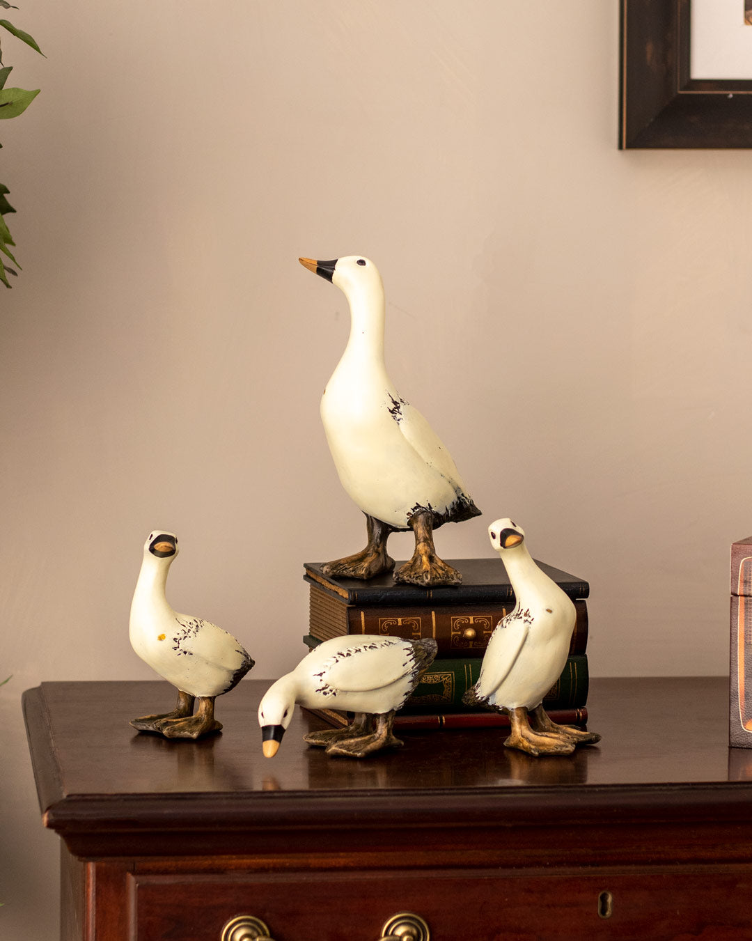 Family of Ducks - Set of 4 Figurines - The Decor Kart
