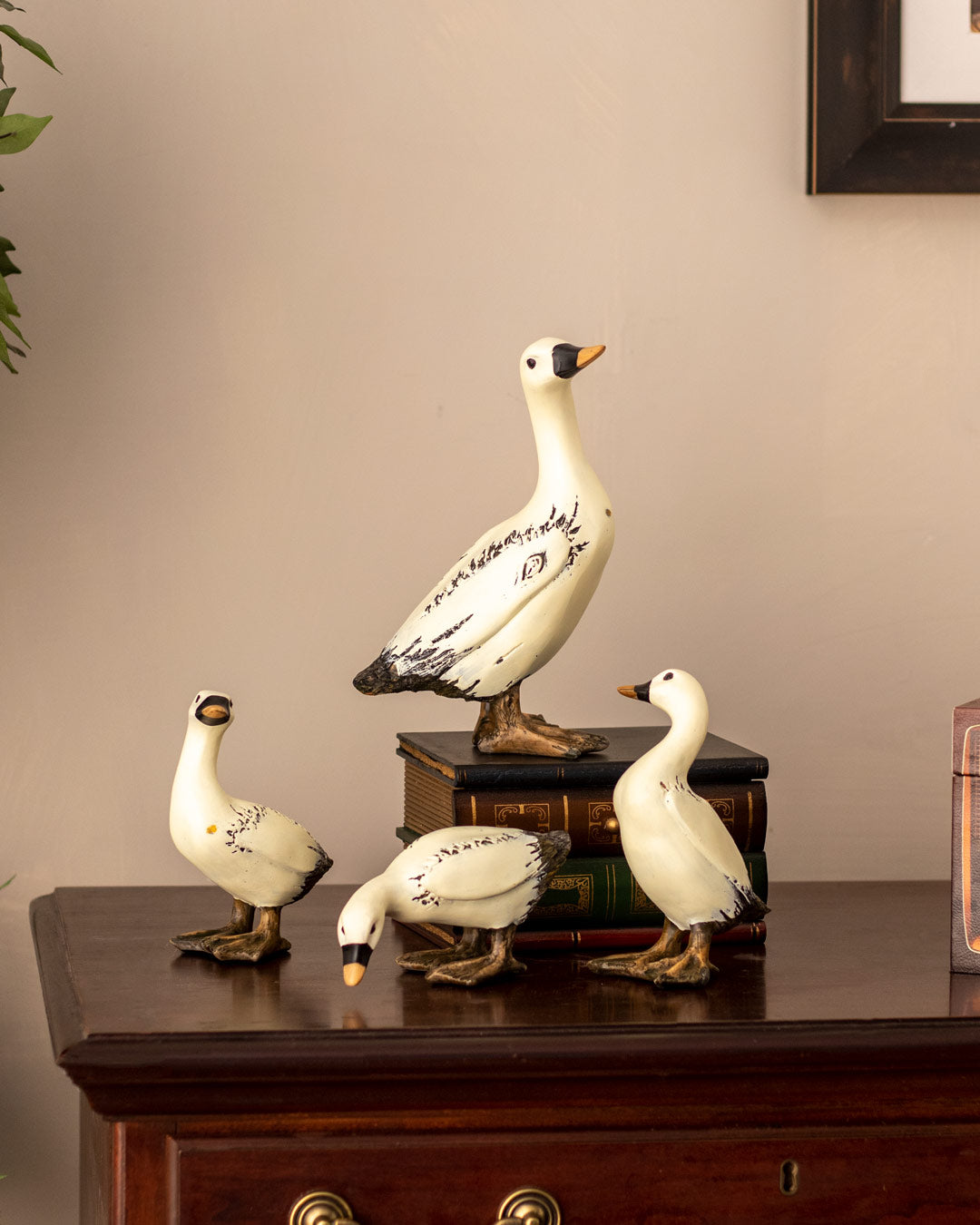 Family of Ducks - Set of 4 Figurines - The Decor Kart