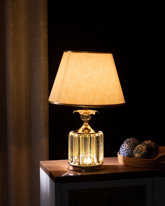 Sparkling Elegance: Crystal Table Lamp