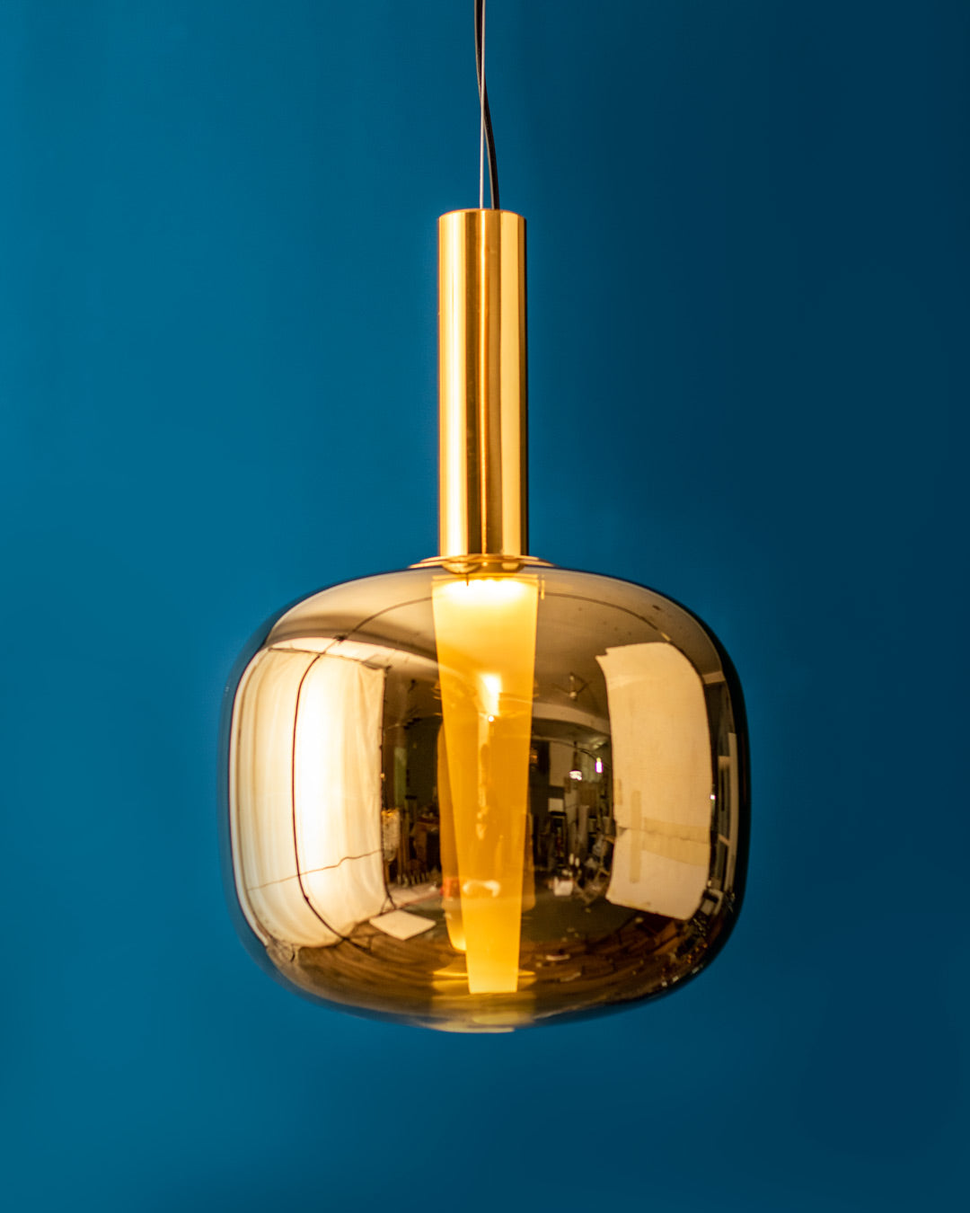 Dusk Down Pendant Light (Remote Control)