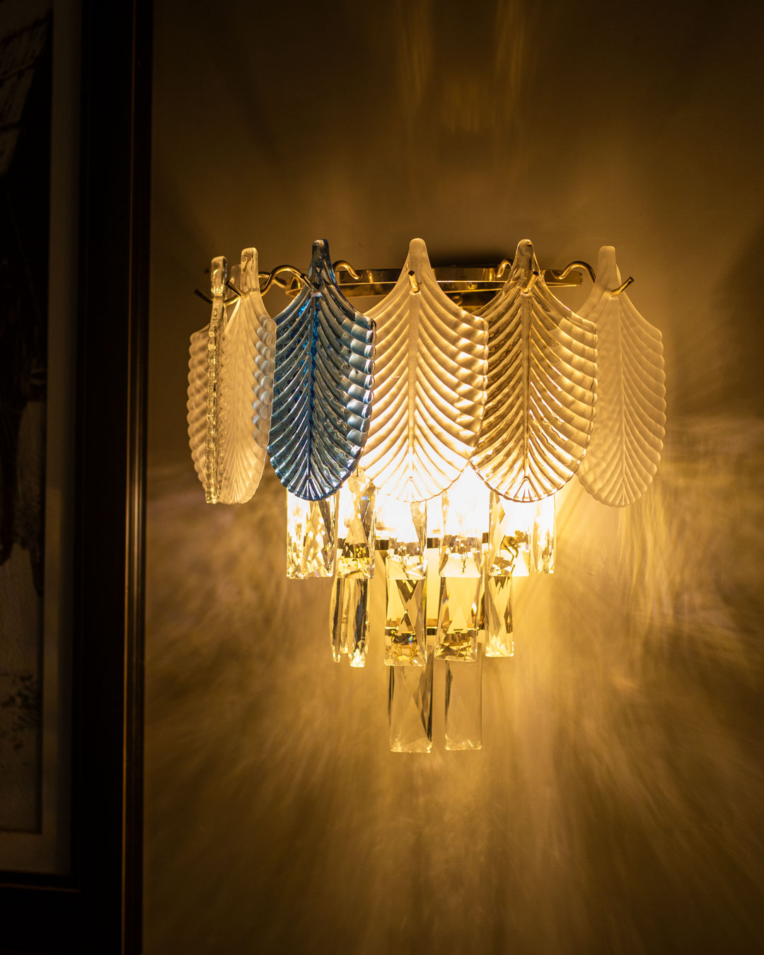 Leaf Shape Glass Piece Wall Light - The Decor Kart 