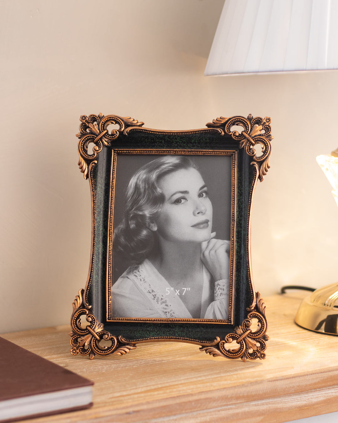 Vayle Victorian Photo Frame - The Decor Kart