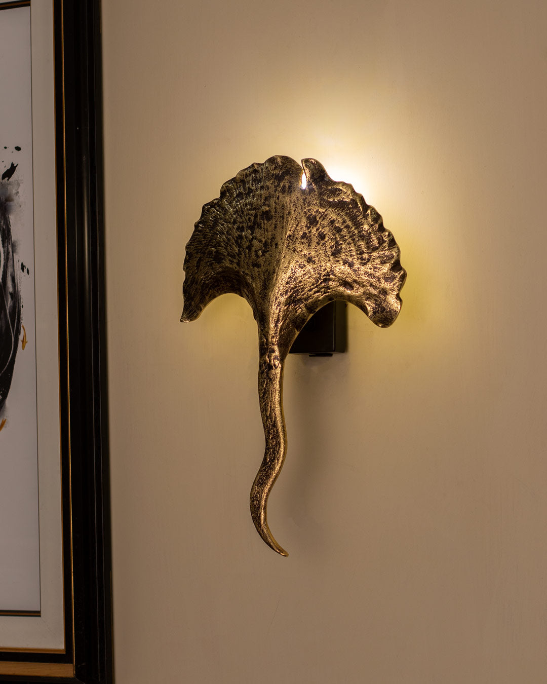 Manta Rays Wall Light - Golden