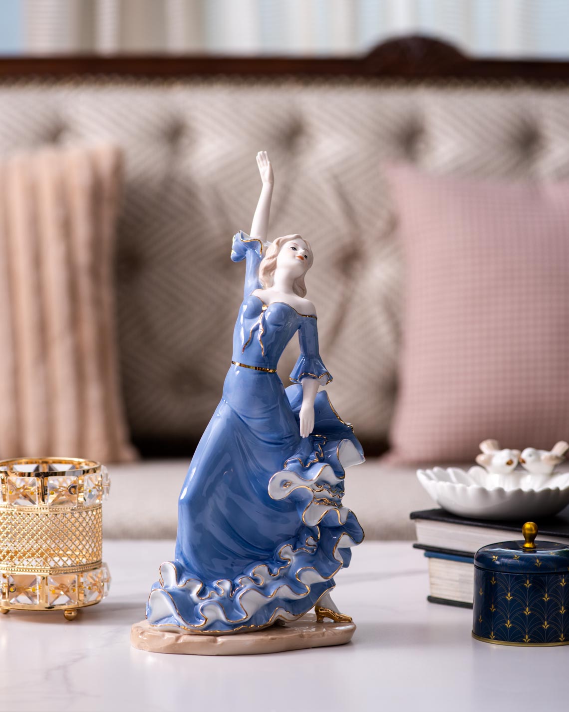 Victorian Lady - Fine Porcelain Figurine - The Decor Kart 