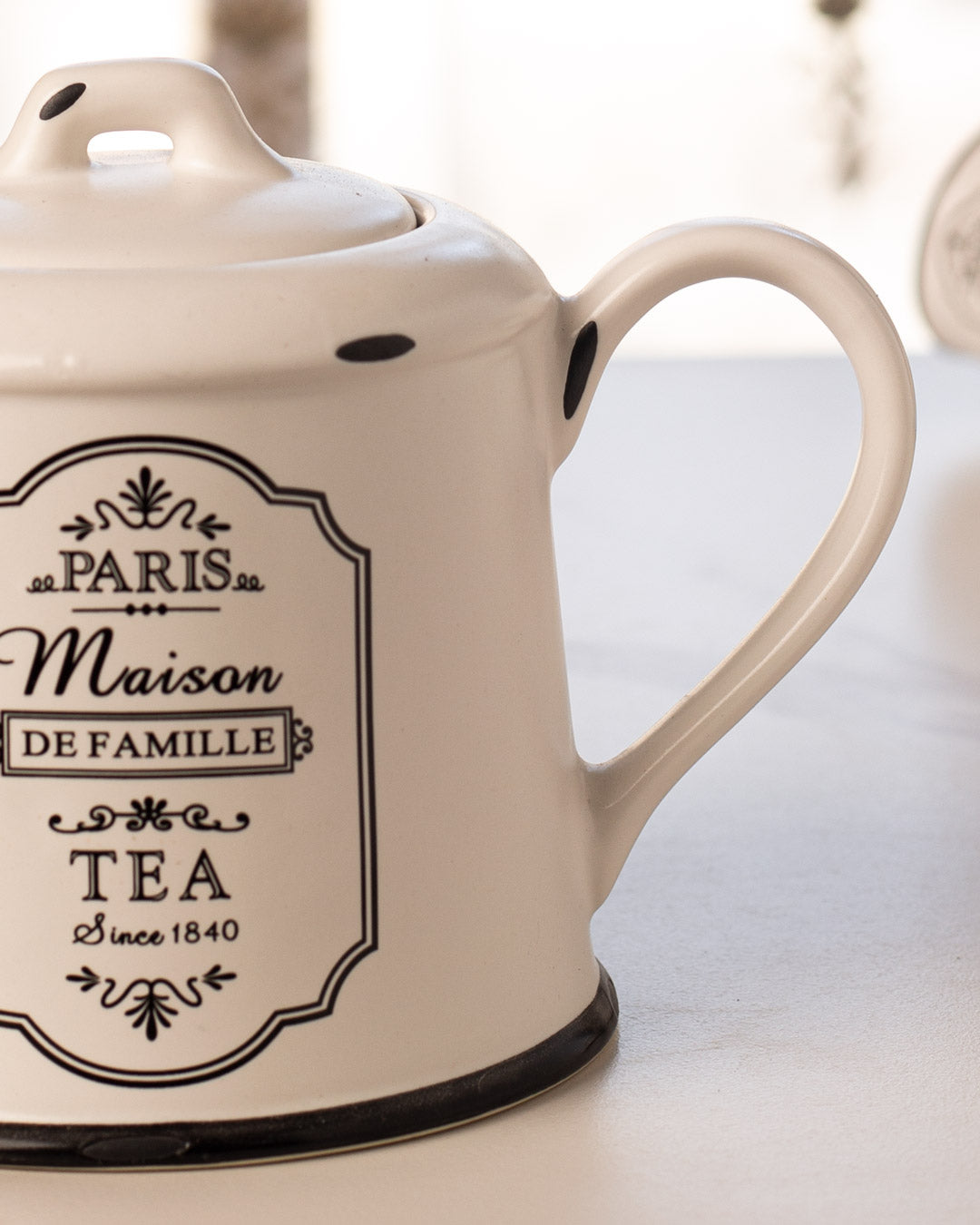 'Paris Maison De Famille' Ceramic Kettle - The Decor Kart 