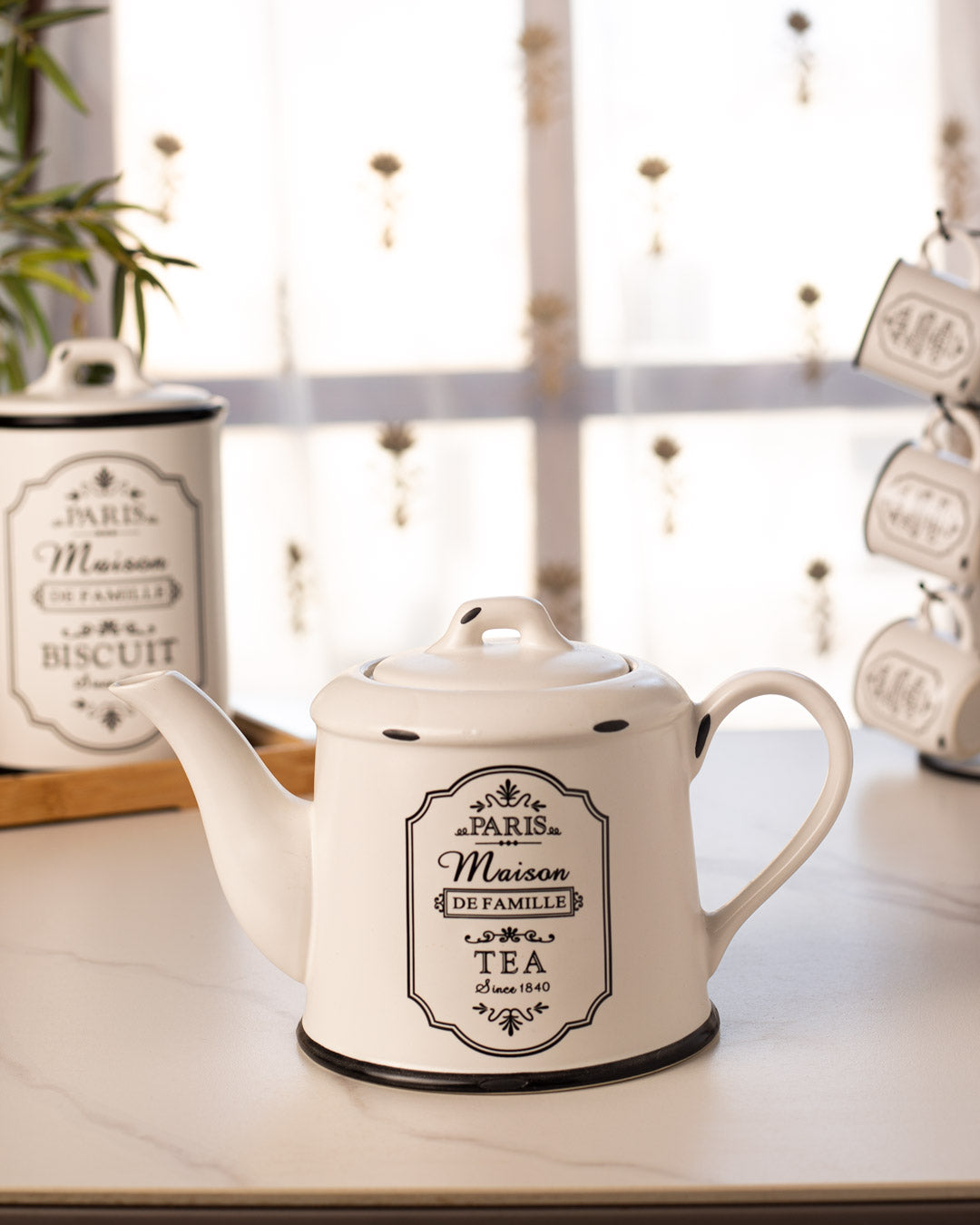 'Paris Maison De Famille' Ceramic Kettle - The Decor Kart 
