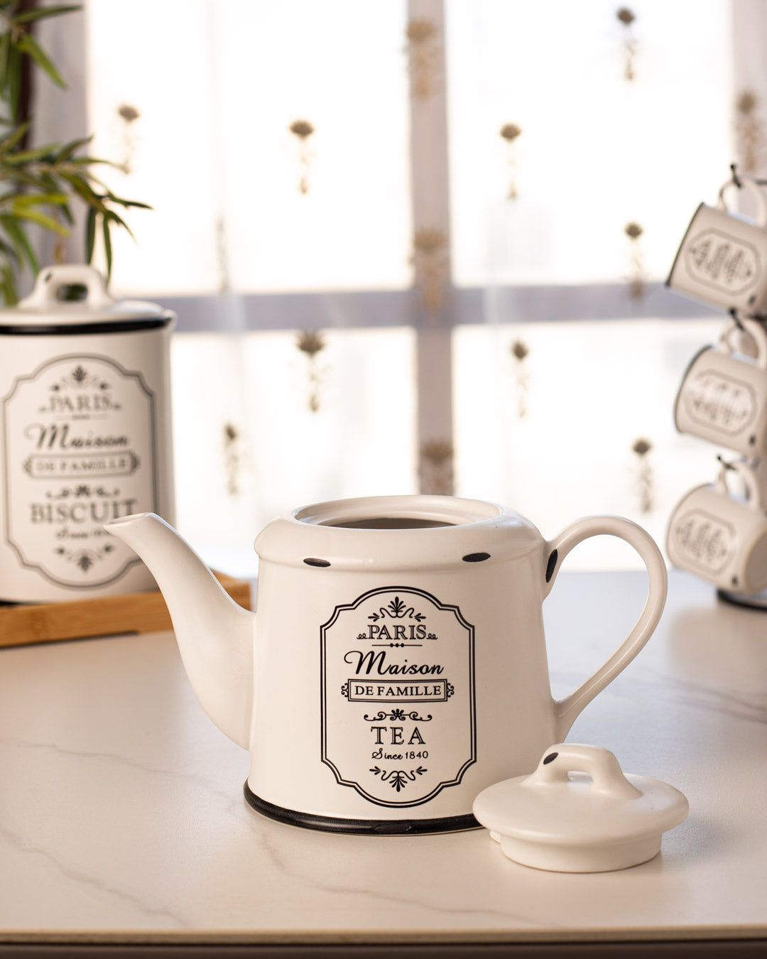 'Paris Maison De Famille' Ceramic Kettle - The Decor Kart 