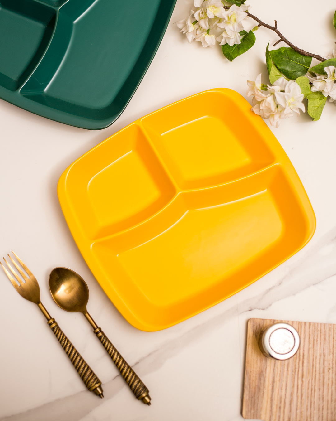 Monochrome Chip & Dip Platter - Yellow