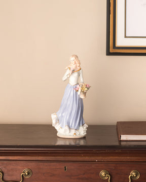 Victorian Lady - Fine Porcelain Figurine - The Decor Kart 
